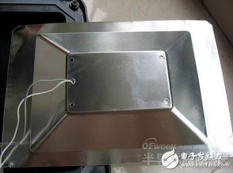 LED投光灯拆解评测 功率虚标是啥回事？