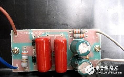 LED投光灯拆解评测 功率虚标是啥回事？