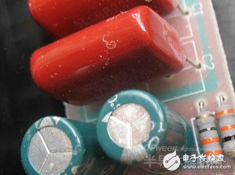 LED投光灯拆解评测 功率虚标是啥回事？